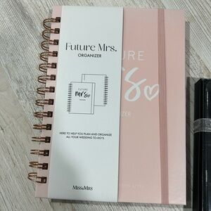 Future Mrs. Organizer in Pink